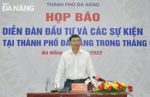 speaking-at-the-press-conference