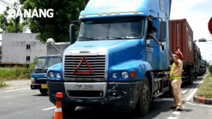 stopping-a-vehicle-to-conduct-covid-19-check-1