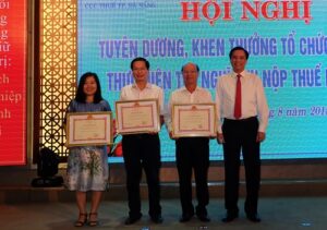 tang-bang-khen-2-1