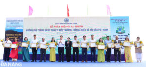 th-c3-a1ng-h-c3-a0nh-c4-91-e1-bb-99ng-v-c3-ac-m-c3-b4i-tr-c6-b0-e1-bb-9dng-2c-tu-e1-ba-a7n-l-e1-bb-85-bi-e1-bb-83n-v-c3-a0-h-e1-ba-a3i-c4-91-e1-ba-a3o-vi-e1-bb-87t-nam-1-1