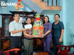 tham-2c-tang-qua-gia-dinh-chinh-sach-2-1