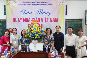 tham-cac-co-so-giao-duc-nhan-ngay-20-11-1711-1