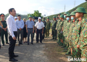 tham-don-vi-khac-phuc-nghia-trang-hoa-son-2-1