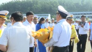 tham-quan-2c-dan-huyen-dao-truong-sa-1