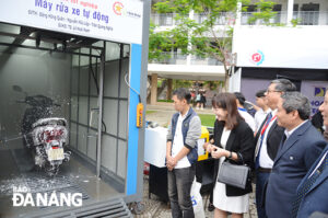 tham-quan-gian-tr-c6-b0ng-b-c3-a0y-m-c3-a1y-r-e1-bb-ada-xe-t-e1-bb-b1-c4-91-e1-bb-99ng-1