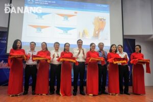 the-ribbon-cutting-ceremony-for-the-portal-1