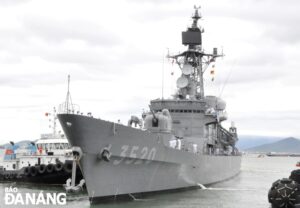 the-training-ship-hatakaze-of-the-japan-maritime-self-defense-force