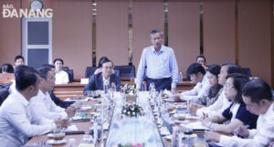 tieu-ban-van-kien-lam-viec-voi-dai-hoc-dong-a-1
