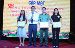 trao-gi-e1-ba-a3i-a-chung-k-e1-ba-bft-cu-e1-bb-99c-thi-1