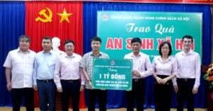 trao-qua-an-sinh-1