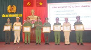 trao-thuong-cong-an-da-nang-1