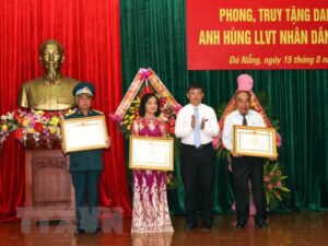 truy-tang-danh-hieu-anh-hung-llvt-1