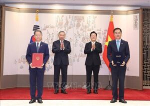 vna-potal-tong-bi-thu-to-lam-va-tong-thong-han-quoc-chung-kien-le-trao-cac-van-kien-hop-tac-giua-hai-nuoc-stand-281-29-1