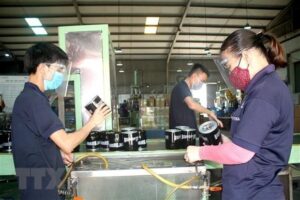 workers-at-an-industrial-park