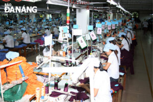 workers-at-the-29-march-textile-and-garment-joint-stock-company
