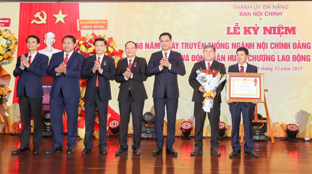 60 nam ngay truyen thong Noi chinh Dang