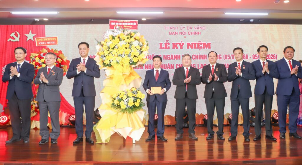 60 nam ngay truyen thong Noi chinh Dang 3