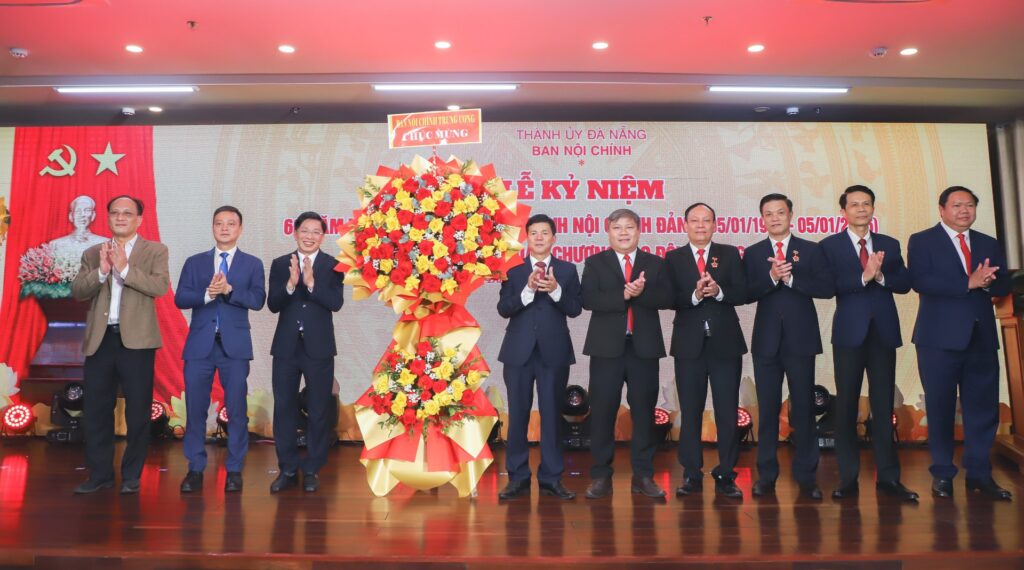 60 nam ngay truyen thong Noi chinh Dang 4