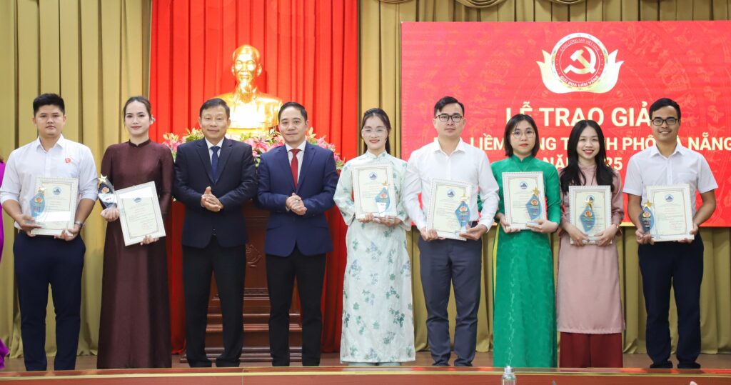 Bua liem vang thanh pho 2025 1