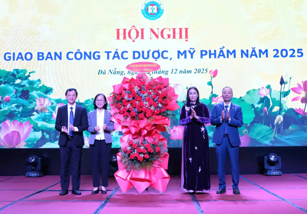 Giao ban cong tac duoc my pham 2025