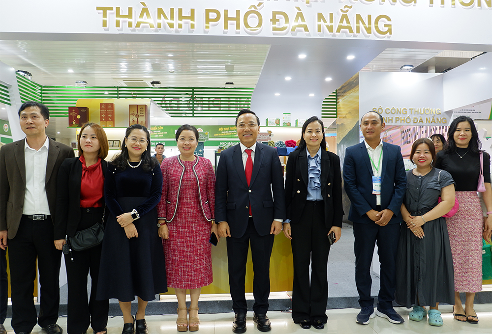 Hoi cho Cong nghiep nong thon 2025 2 1764916965