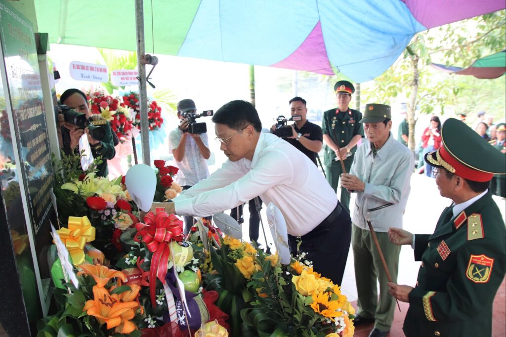 Khu di tich cach mang xom Chin Chu