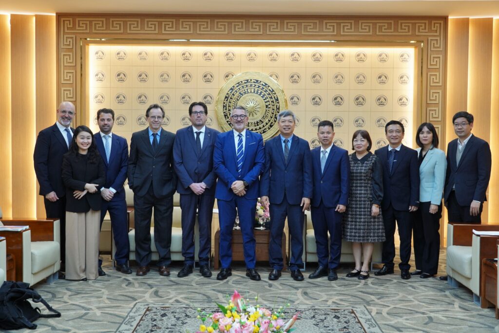 Tiep vung Catalonia 2