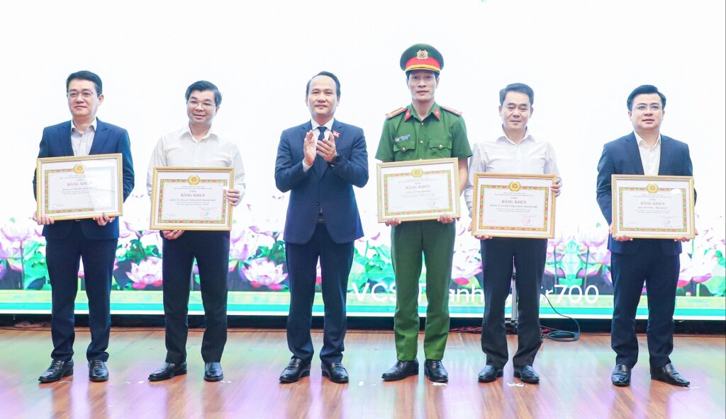 Tong ket cong tac noi chinh Dang 2025 2