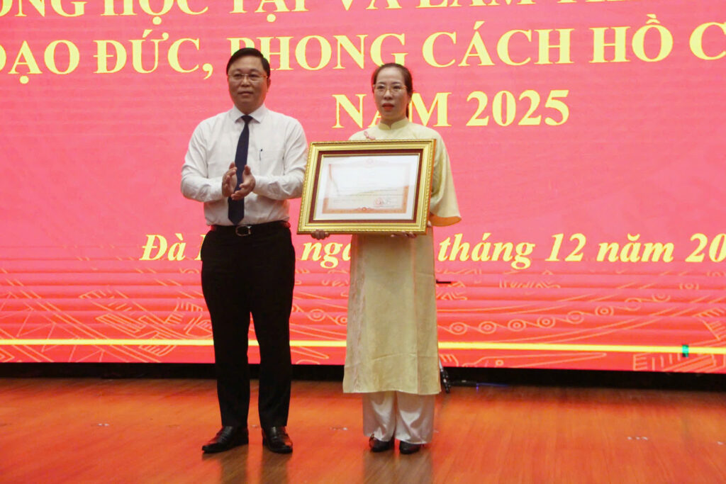 Tong ket nganh tuyen giao 2025 3