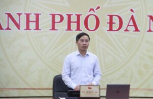 UBND hop phien thuong ky thang 12-2025