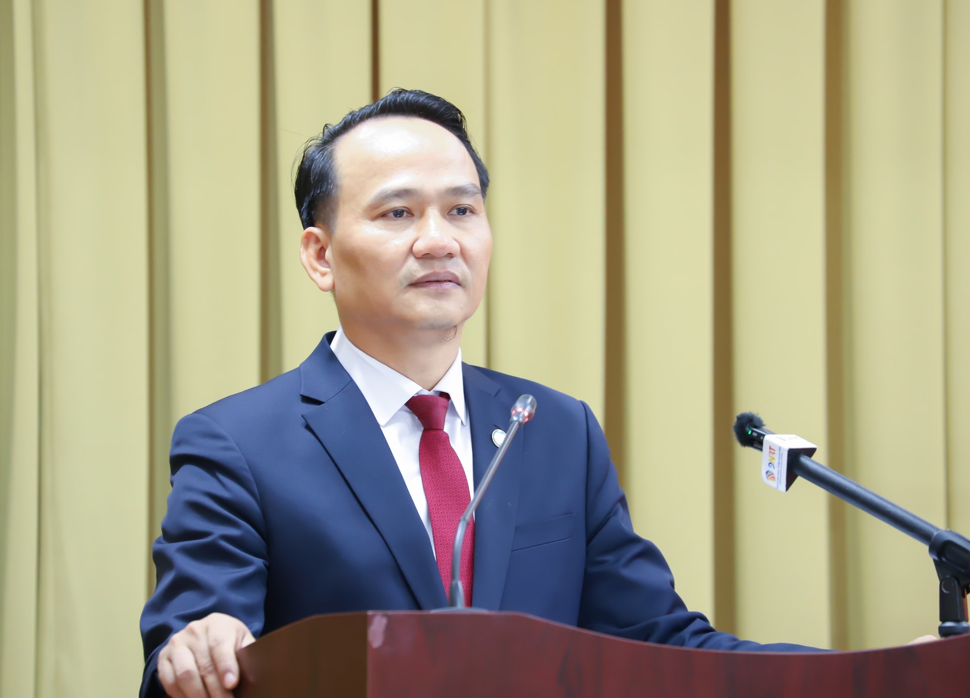 thanh uy 1