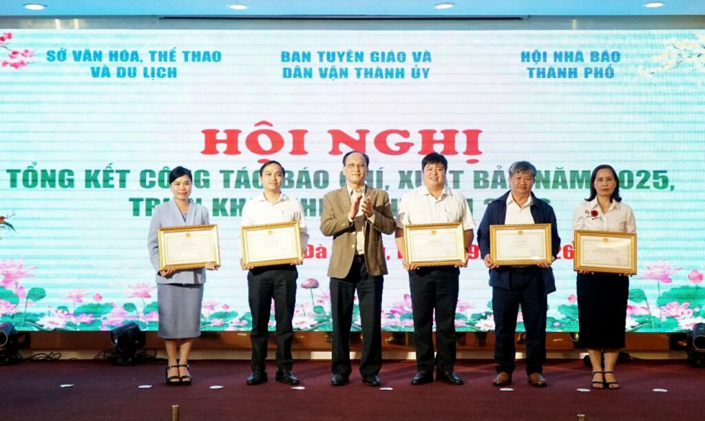 Ban Dan van thanh uy tong ket cong tac bao chi 2025