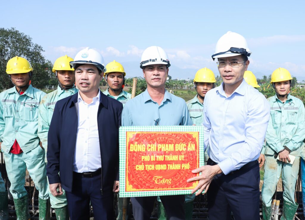 Chu tich UBND tham cong trinh trong diem 2026 2