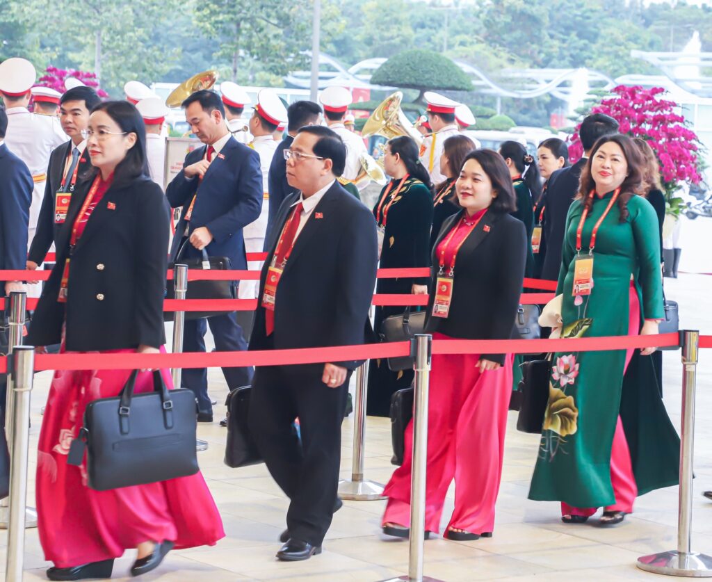 Dai hoi Dang ngay lam viec thu 3 3