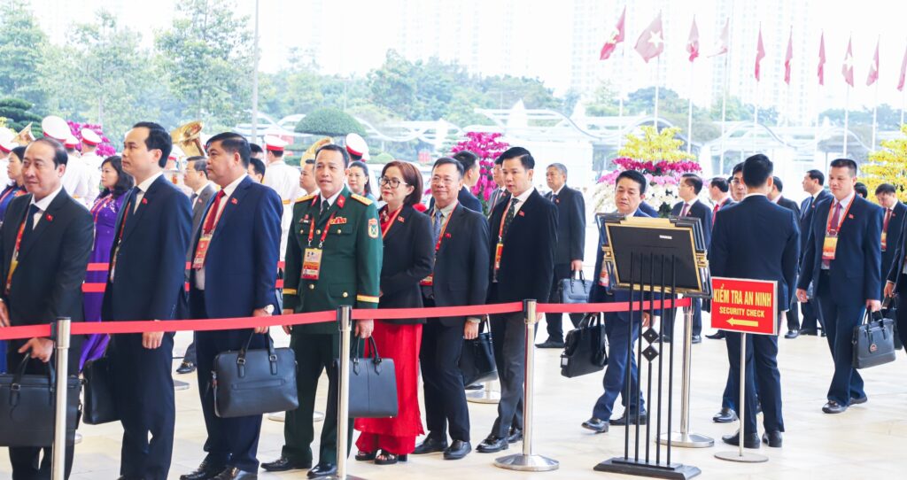 Dai hoi Dang ngay lam viec thu 3 7