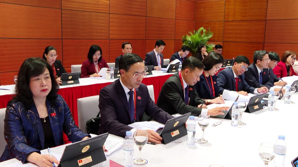Doan Da Nang thao luan van kien Dai hoi Dang 2
