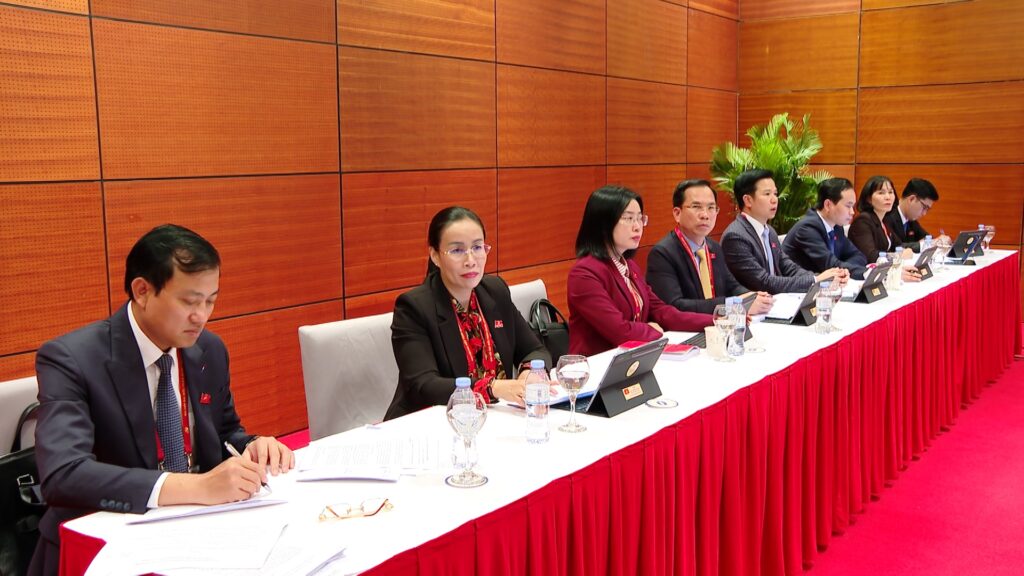Doan Da Nang thao luan van kien Dai hoi Dang 6