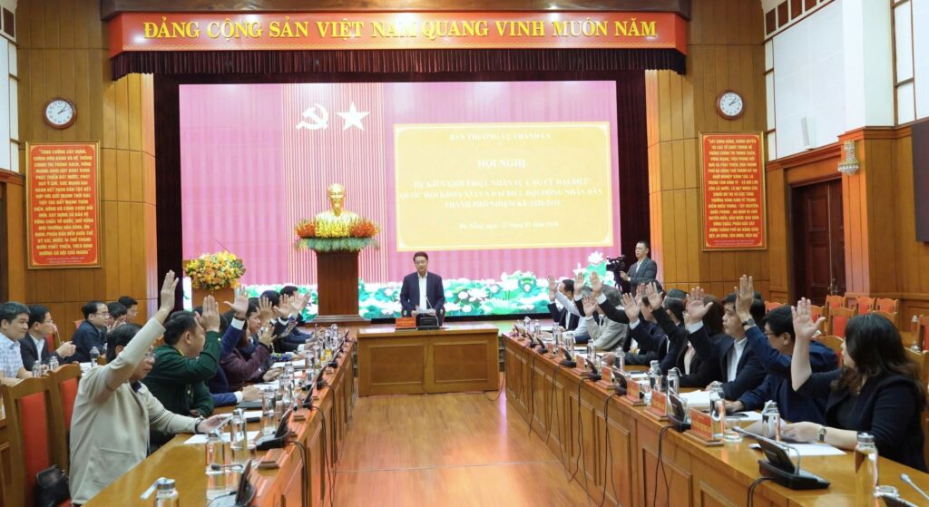 Gioi thieu Bi thu ung cu Dai bieu Quoc hoi 1