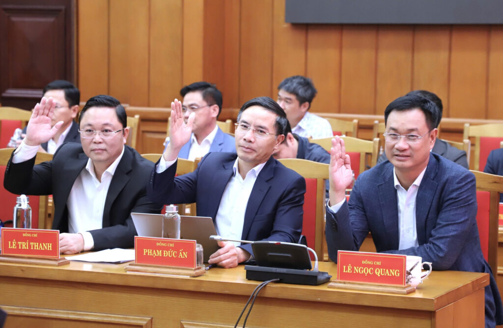 Gioi thieu Bi thu ung cu Dai bieu Quoc hoi 2