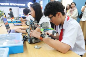 HS trai nghiem STEM