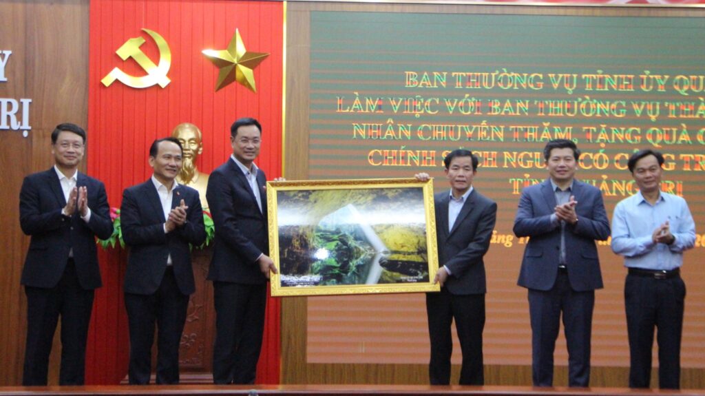 Lam viec voi Ban thuong vu Quang Tri 2026 4
