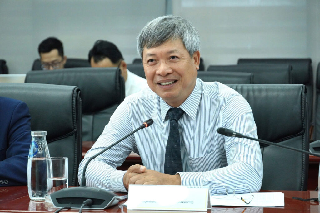 Lam viec voi doan cong tac Lao 2026