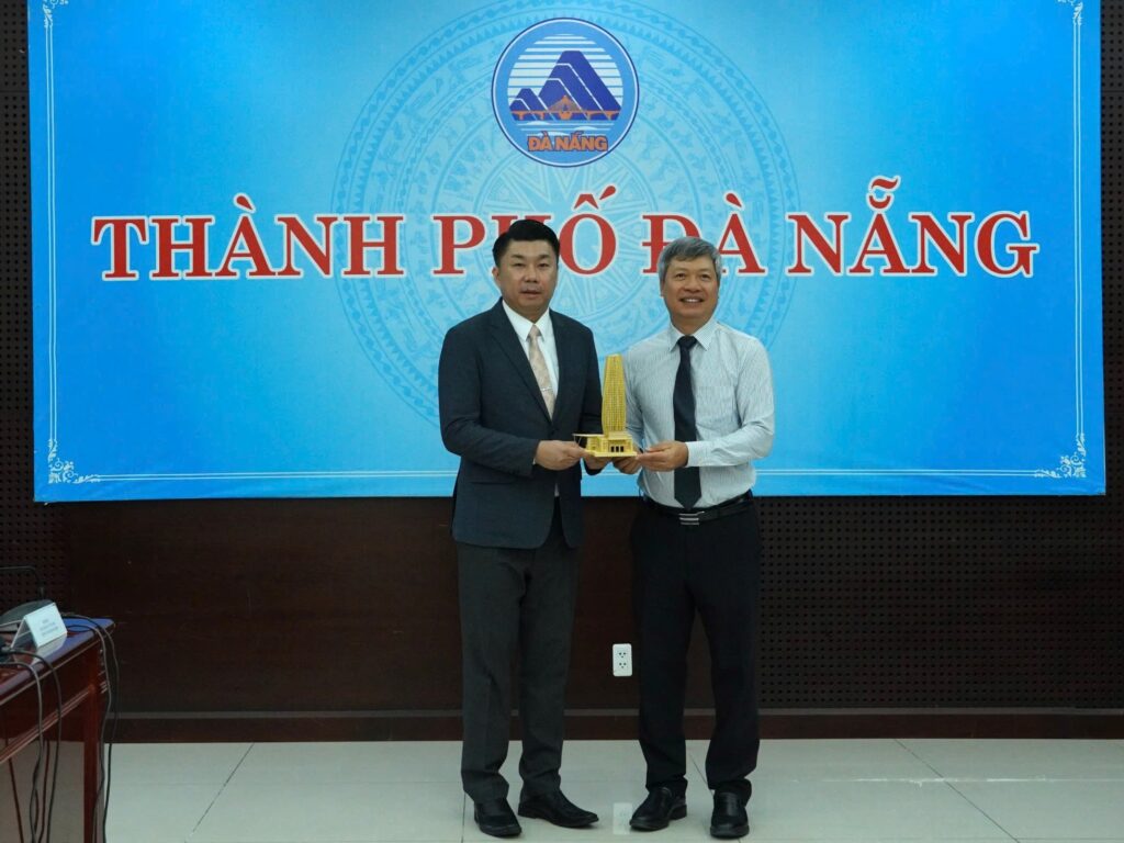 Lam viec voi doan cong tac Lao 2026 2