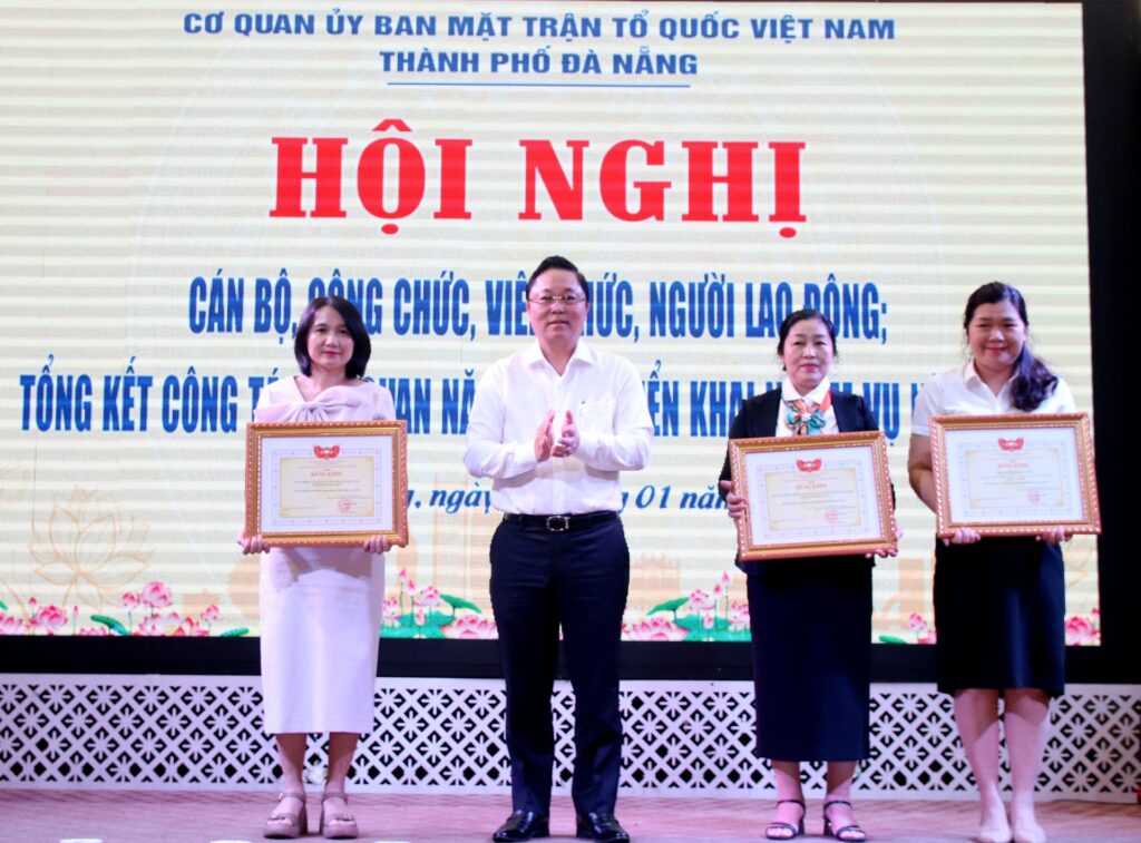 Tong ket cong tac MTTQVN nam 2025