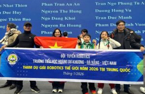 Truong Hoang Du Khuong tham gia giai Robotics the gioi