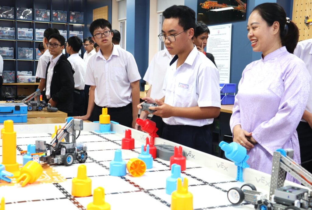 Truong thu 2 co phong STEM 1