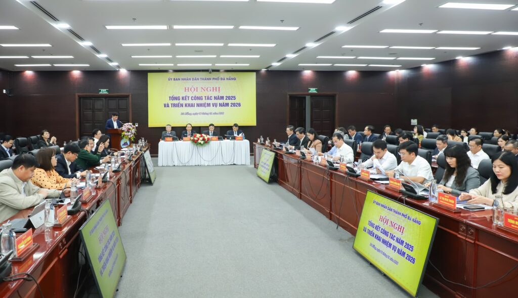 UBND thanh pho tong ket nam 2025 1