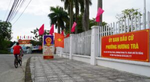 Uy ban bau cu phuong Huong Tra