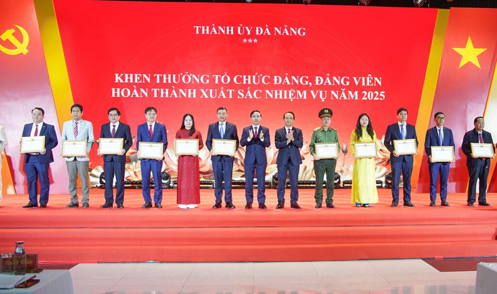 96 nam ngay thanh lap Dang 4
