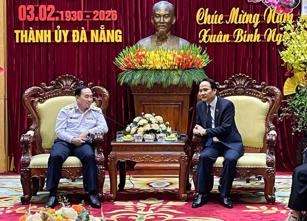 Bo tu lenh Hai quan chuc Tet 2026